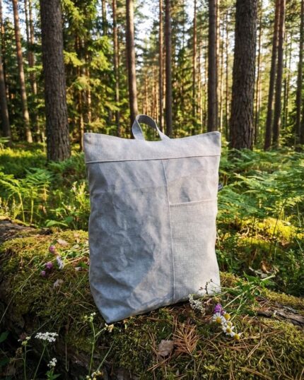 Anti-theft backpack. Artisan anti-theft backpack handmade in Barcelona, designed to offer safety and style in your everyday life. With the hidden closure on the back and a robust structure, it is perfect for moving around the city with peace of mind. This locally produced backpack combines functionality and unique design. It is made with resistant fabrics and neat finishes, designed for active women looking for a practical accessory, safe and beautiful. Ideal for travel, journeys by public transport or to take to work. Each piece is handmade in our workshop in Barcelona, in limited edition, following principles of sustainable fashion and conscious production. anti-theft backpack, handmade artisan backpack, backpack made in Barcelona, unique design, handmade product, safe and practical supplement, sustainable fashion Barcelona, backpack for active women, backpack of local production.